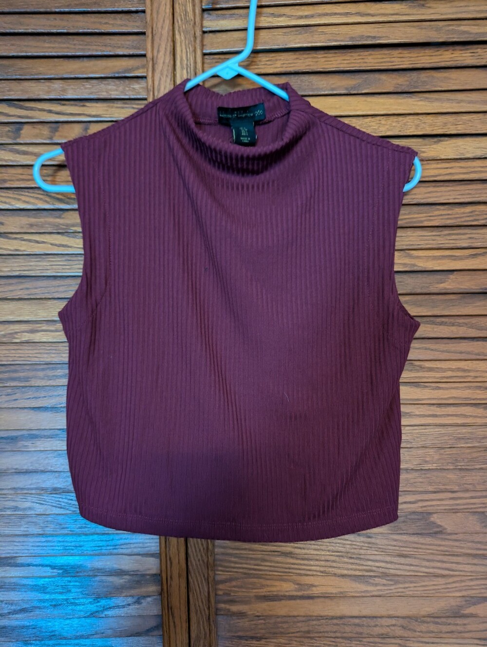 House Of Harlow NWOT Sleeveless‎ Shirt Wine Colored Size Small